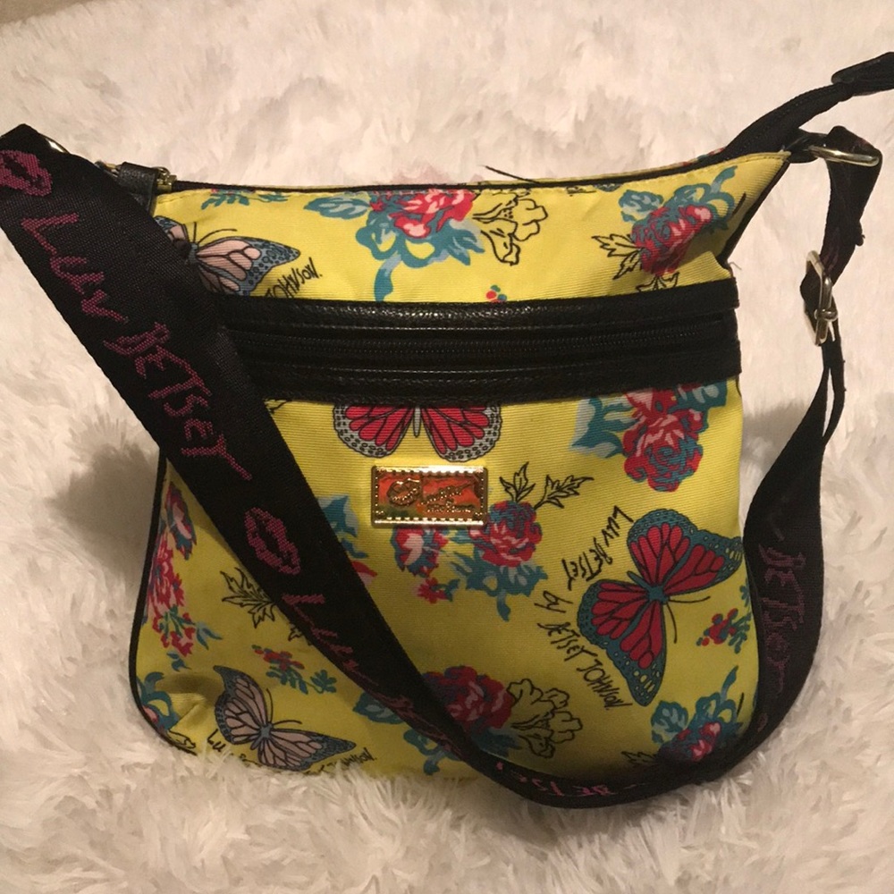 🌸Betsy Johnson crossbody🌸